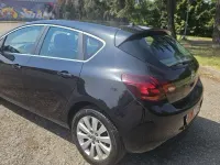 Usata Opel Astra Cosmo 131 CV (96 kW) 2014 Nero Berlina