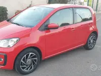 Usata VW up! Move 68 CV (50 kW) 2019 Rosso Utilitaria