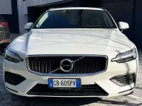 Usata Volvo V60 Business Edition 150 CV (110 kW) 2020 Bianco Station wagon