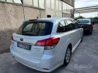 Usata Subaru Legacy 150 CV (110 kW) 2013 Bianco Station wagon