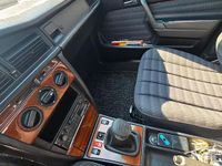 Usata Mercedes 190 75 CV (55 kW) 1991 Nero Berlina