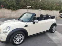 Usata Mini Cooper Cabriolet 98 CV (72 kW) 2011 Beige Cabrio