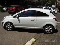Usata Opel Corsa 86 CV (63 kW) 2012 Bianco Utilitaria