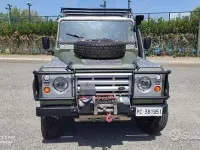 Usata Land Rover Defender 122 CV (89 kW) 1989 Verde SUV
