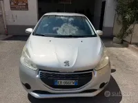 Usata Peugeot 208 Access 82 CV (60 kW) 2013 Grigio Utilitaria