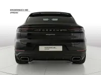 Usata Porsche Cayenne 470 CV (345 kW) 2024 Nero metallizzato SUV