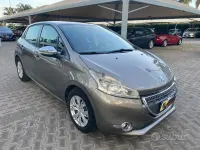 Usata Peugeot 208 Active 68 CV (50 kW) 2012 Grigio Utilitaria