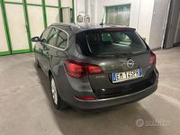 Usata Opel Astra Cosmo 110 CV (80 kW) 2012 Grigio Station wagon