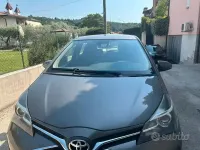 Usata Toyota Yaris 65 CV (47 kW) 2016 Grigio Berlina