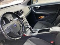 Usata Volvo V60 R-Design Kinetic 150 CV (110 kW) 2016 Nero Station wagon