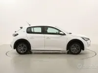Usata Peugeot e-208 Active 56 kW (77 CV) 2022 Bianco Utilitaria