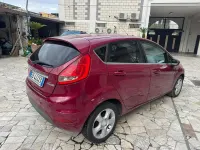 Usata Ford Fiesta Ghia 68 CV (50 kW) 2010 Viola Berlina