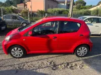 Usata Toyota Aygo Lounge 68 CV (50 kW) 2012 Rosso Utilitaria