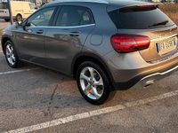 Usata Mercedes GLA200 136 CV (100 kW) 2019 Grigio SUV