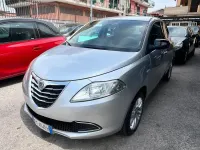 Usata Lancia Ypsilon Gold 69 CV (50 kW) 2015 Argento Utilitaria