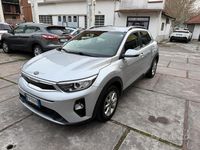 Usata Kia Stonic Style 100 CV (73 kW) 2018 Grigio SUV