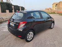 Usata Toyota Yaris Lounge 69 CV (50 kW) 2011 Nero Utilitaria