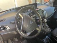 Usata Lancia Ypsilon Gold 69 CV (50 kW) 2022 Rosso Utilitaria