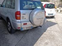 Usata Toyota RAV4 116 CV (85 kW) 2004 Grigio SUV
