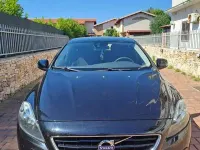 Usata Volvo V40 Kinetic 115 CV (84 kW) 2014 Nero Berlina