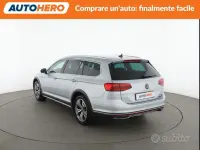 Usata VW Passat 200 CV (147 kW) 2022 Grigio Station wagon