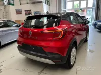 Usata Renault Captur Equilibre 91 CV (66 kW) 2022 Rosso SUV