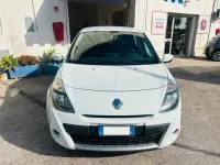 Usata Renault Clio II Dynamique 85 CV (62 kW) 2010 Bianco Berlina