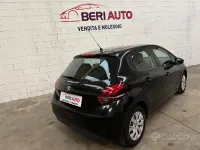 Käytetty Peugeot 208 Allure 75 HP (55 kW) 2017 Musta Viistoperä