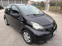 Usata Toyota Aygo Connect Style 67 CV (49 kW) 2012 Nero Utilitaria