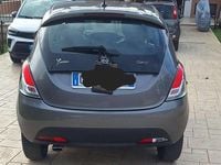Usata Lancia Ypsilon Gold 69 CV (50 kW) 2023 Grigio Utilitaria
