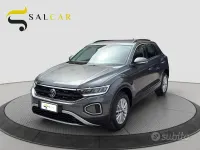 Usata VW T-Roc Life 150 CV (110 kW) 2023 Grigio SUV