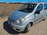 Usata Toyota Yaris 75 CV (55 kW) 2003 Grigio Station wagon