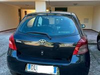 Usata Toyota Yaris 90 CV (66 kW) 2007 Nero Utilitaria