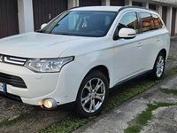 Usata Mitsubishi Outlander Instyle 150 CV (110 kW) 2014 Bianco SUV