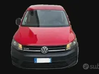 Begagnad VW Caddy 110 HK (80 kW) 2015 Röd Minibuss