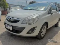 Usata Opel Corsa 75 CV (55 kW) 2011 Bianco Utilitaria