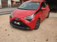 Usata Toyota Aygo Connect Style 72 CV (52 kW) 2020 Rosso Utilitaria
