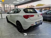 Usata Alfa Romeo Giulietta Distinctive 140 CV (102 kW) 2011 Bianco Utilitaria