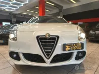 Usata Alfa Romeo Giulietta 105 CV (77 kW) 2012 Bianco Utilitaria