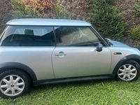 Begagnad Mini ONE 75 HK (55 kW) 2004 Grå Halvkombi