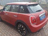 Usata Mini ONE 102 CV (75 kW) 2016 Rosso Utilitaria