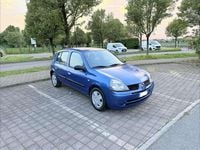 Käytetty Renault Clio II Dynamique 58 HP (42 kW) 2006 Sininen Sedan