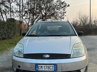 Usata Ford Fiesta 68 CV (50 kW) 2002 Grigio Utilitaria
