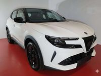 Nuova Alfa Romeo Junior 145 CV (106 kW) 2025 Bianco con tetto nero SUV
