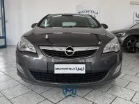 Usata Opel Astra Cosmo 140 CV (102 kW) 2011 Grigio Berlina