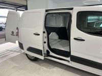Usata Fiat Doblò 131 CV (96 kW) 2023 Bianco Monovolume
