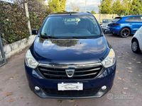 Usata Dacia Lodgy Lauréate 101 CV (74 kW) 2017 Blu Monovolume