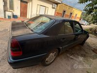 Usata Mercedes C180 122 CV (89 kW) 1997 Nero Berlina
