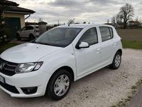 Usata Dacia Sandero Lauréate 73 CV (53 kW) 2016 Bianco Utilitaria