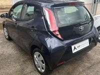 Usata Toyota Aygo X-play 69 CV (50 kW) 2015 Blu Utilitaria